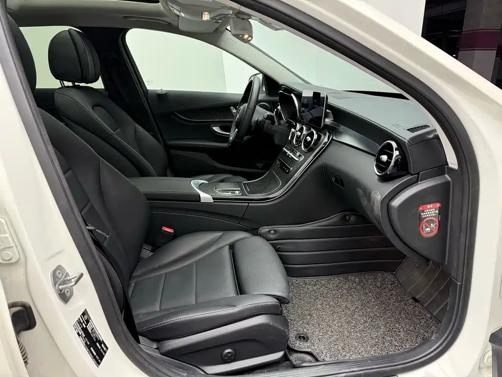 Mercedes-Benz C-Class 2019 — фото 7