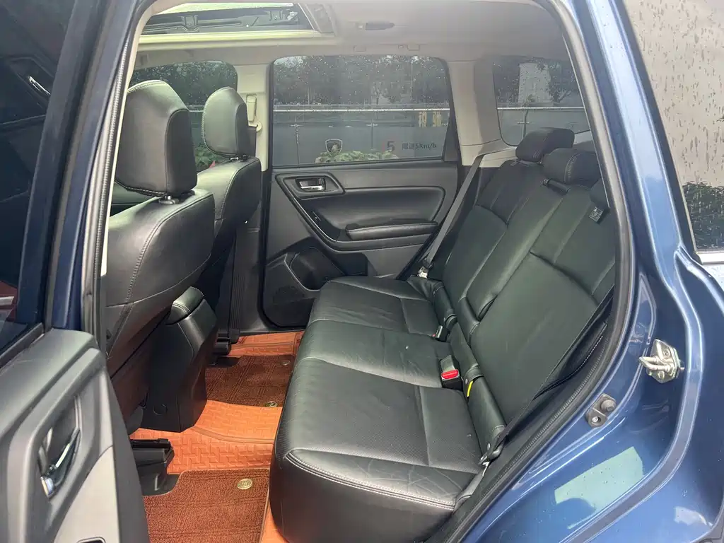 Subaru Forester 2014 — фото 12