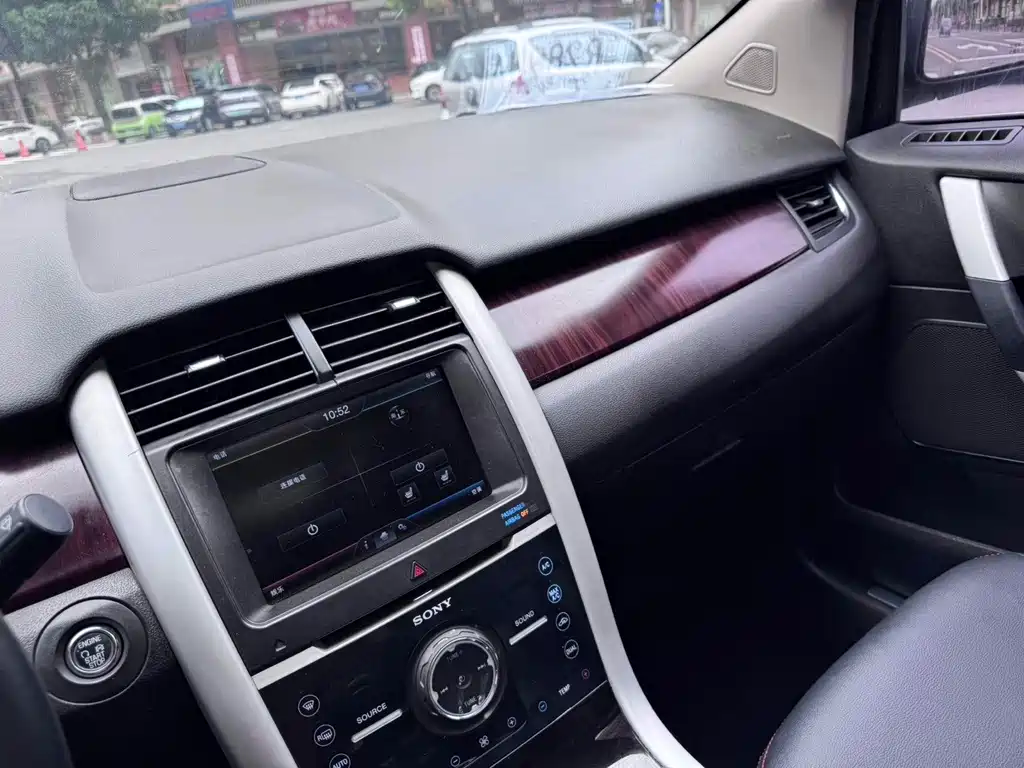Ford Edge 2015 — фото 28