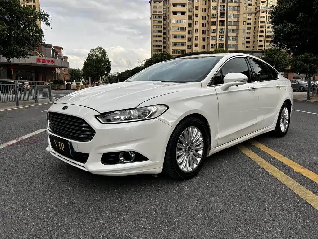 Ford Mondeo 2014 — фото 1