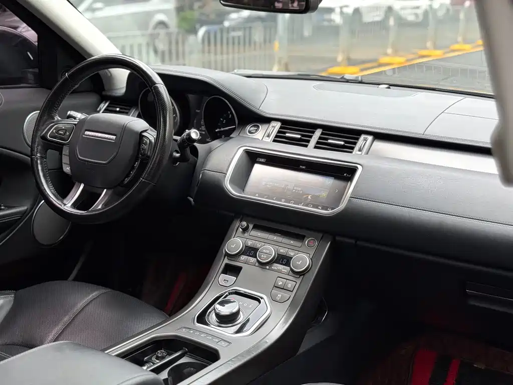 Land Rover Evoque 2018 — фото 10