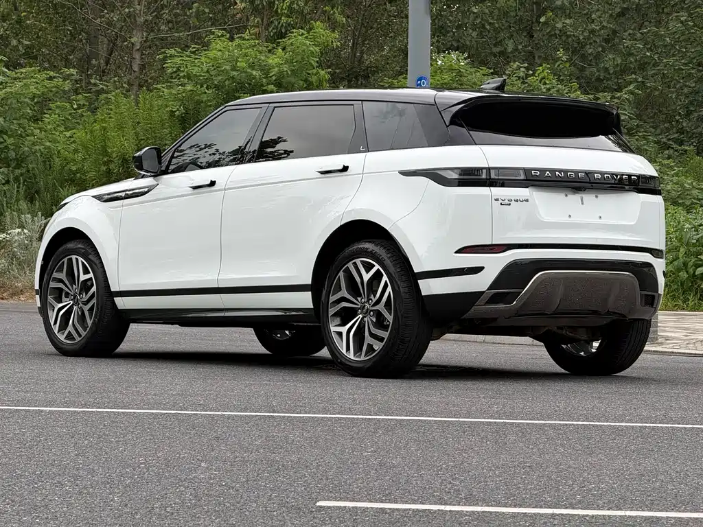 Land Rover Range Rover Evoque 2023 — фото 18