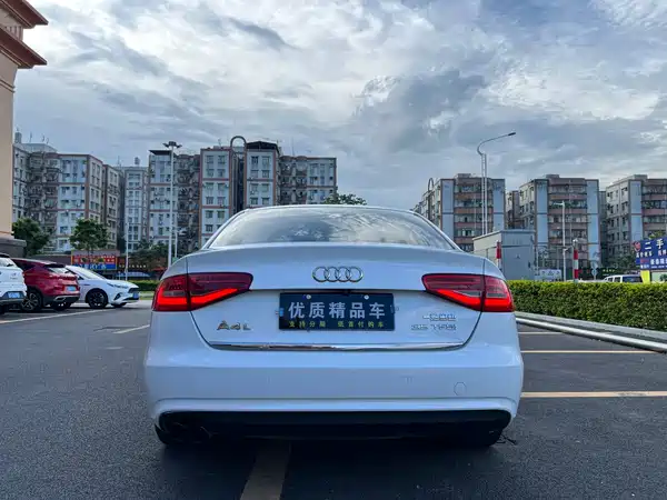 Audi A4L 2015