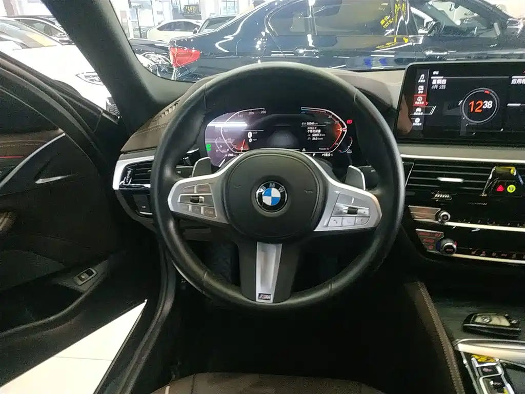 BMW 5 Series 2023 — фото 11