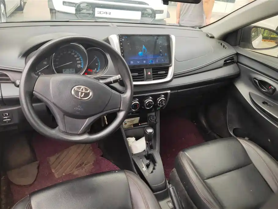 Toyota Yaris L 2016 — фото 12