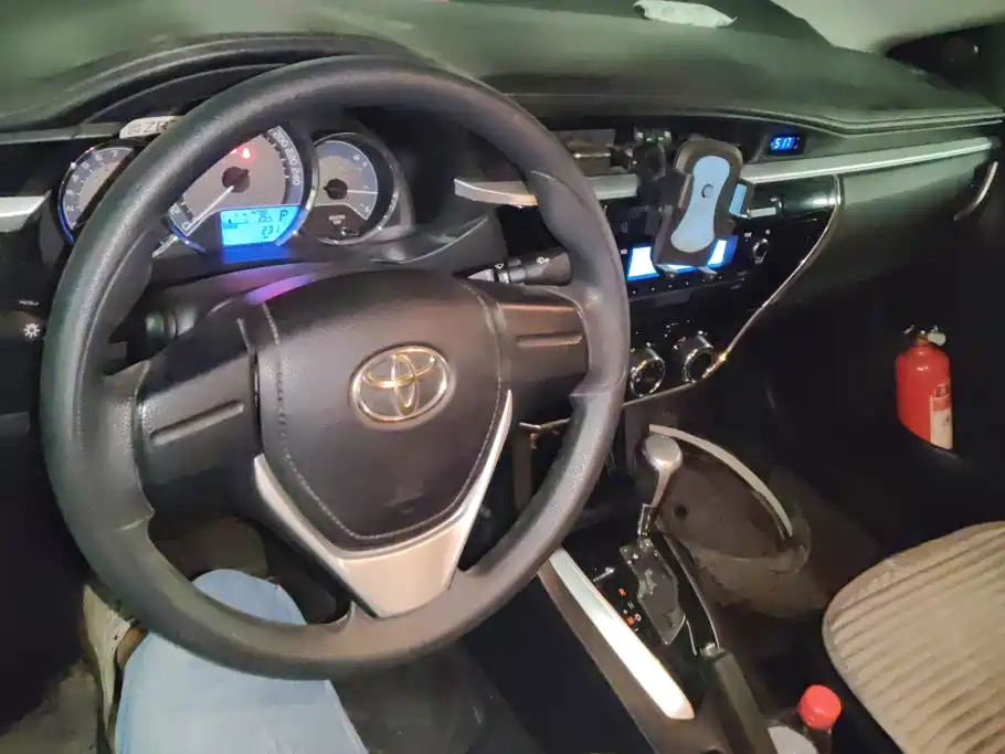 Toyota Corolla 2017 — фото 12