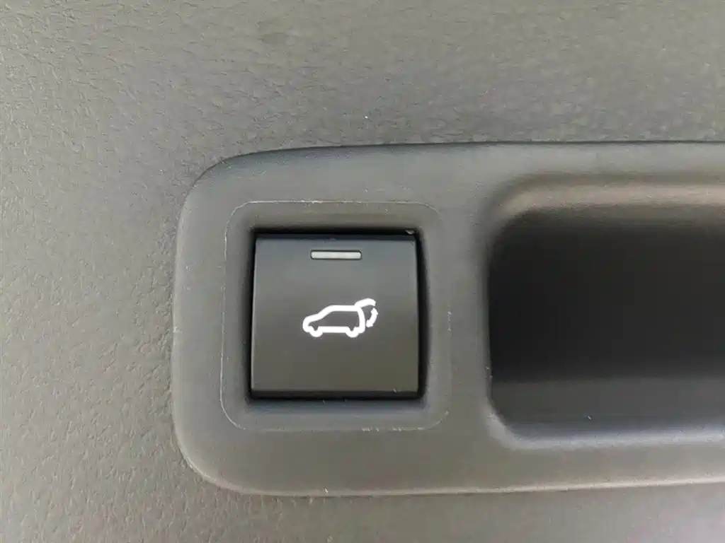 Toyota Granvia — фото 24