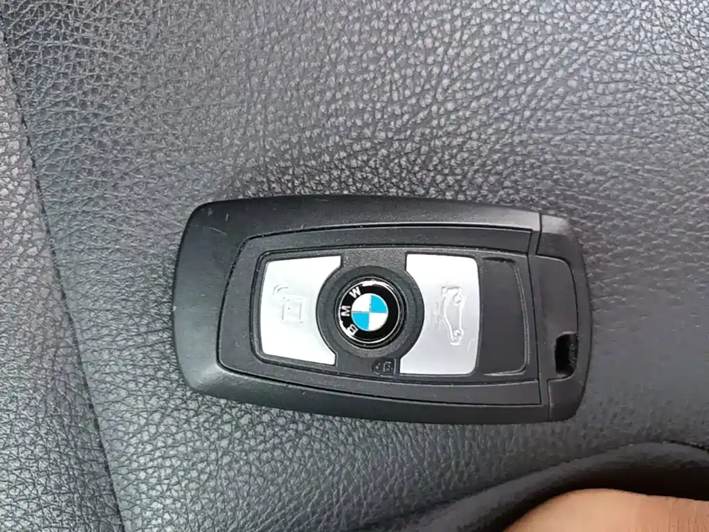 BMW 3 Series 2017 — фото 9