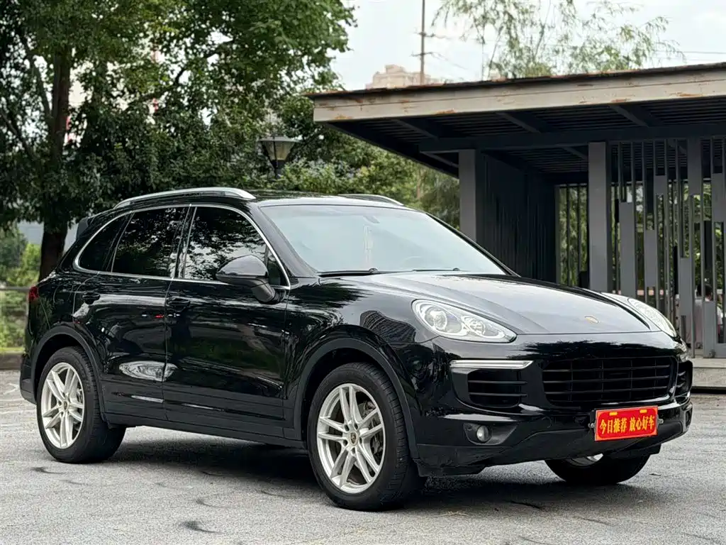 Porsche Cayenne 2016 — фото 1
