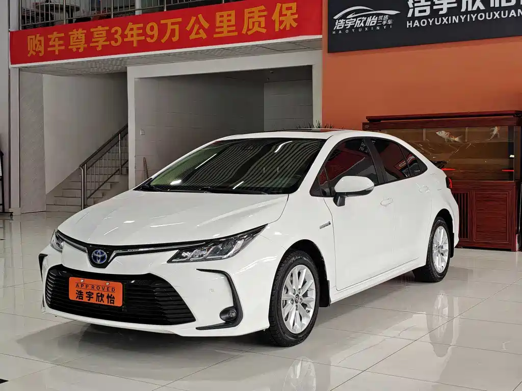 Toyota Corolla 2023 — фото 1
