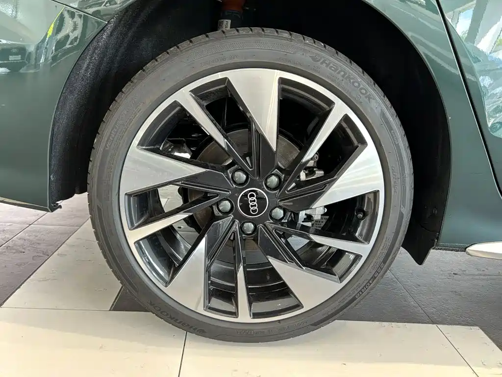 Audi A3 2023 — фото 11