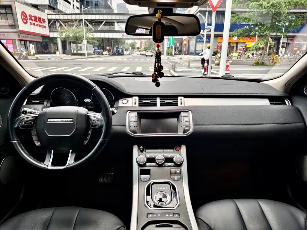 Land Rover Evoque 2015 — фото 16