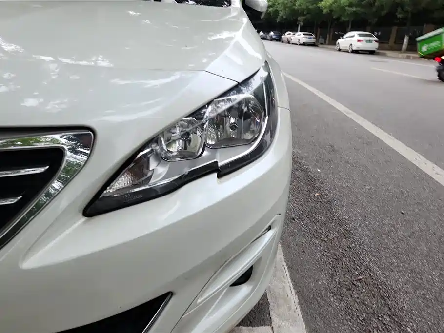 Peugeot 408 2016