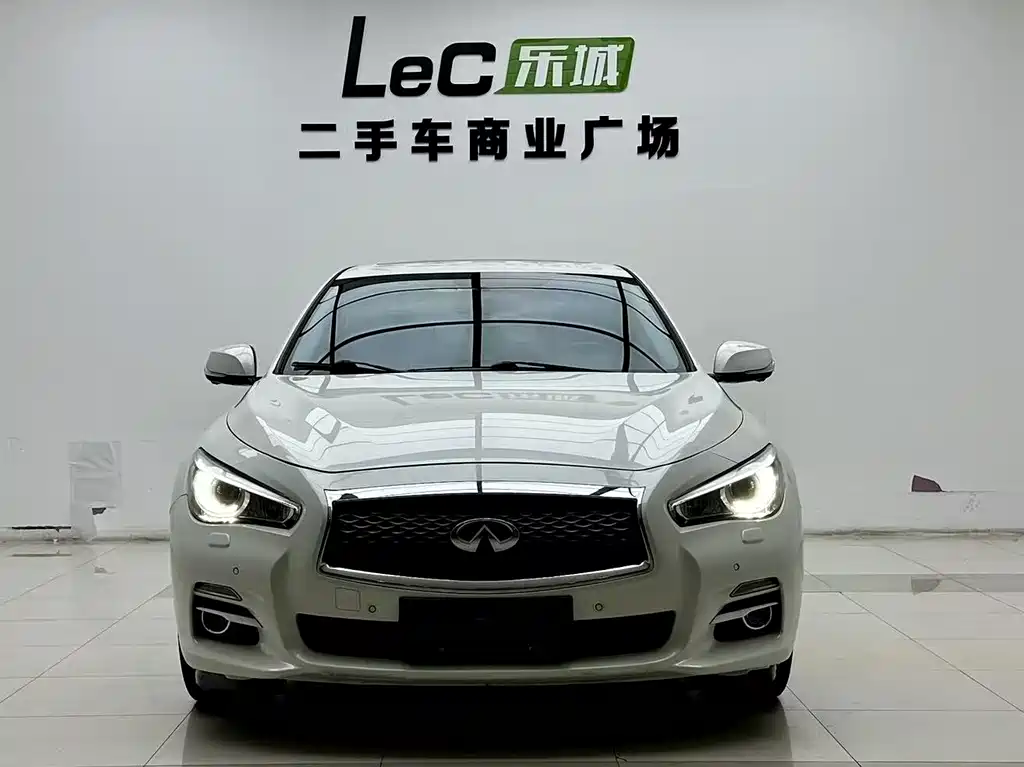 Infiniti Q50L 2017 — фото 3