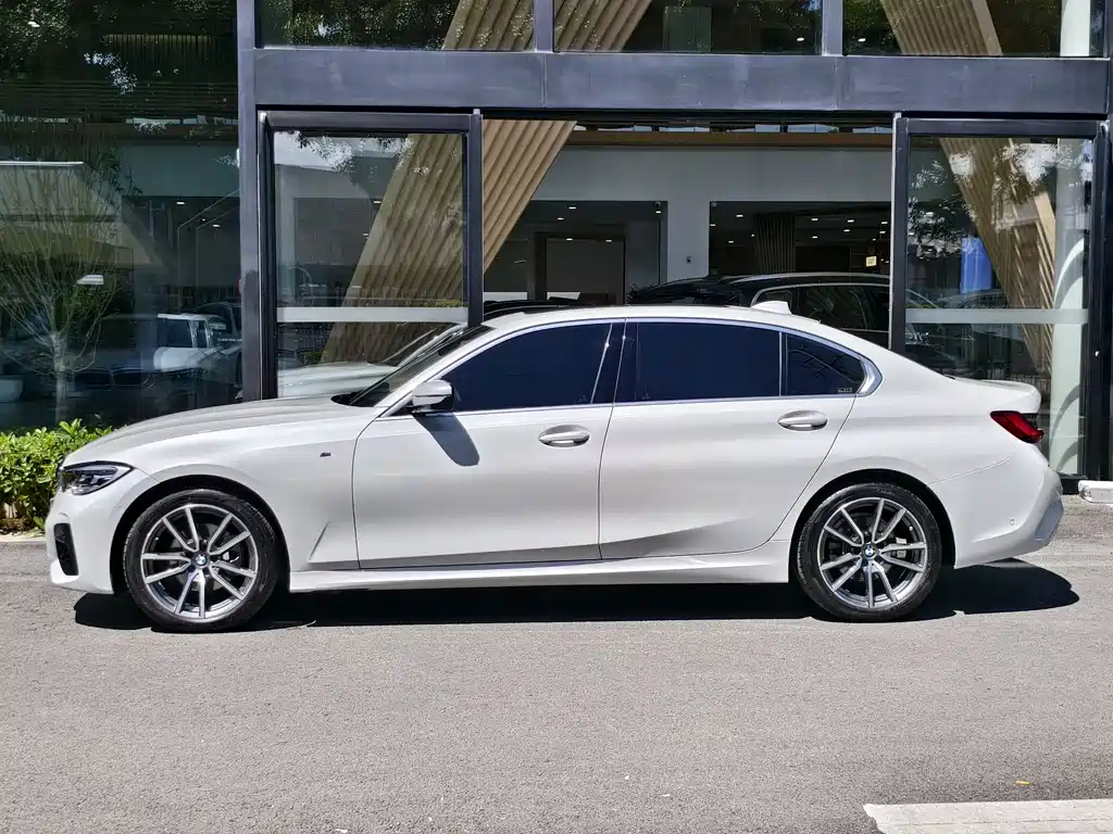 BMW 3 Series 2022