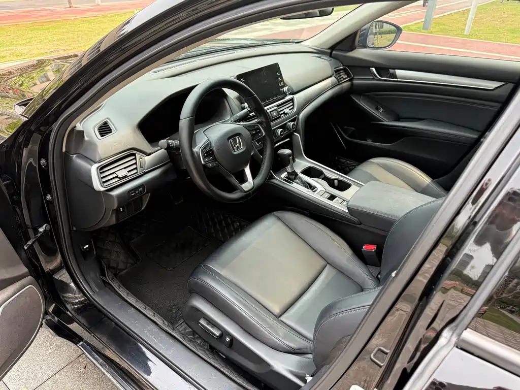 Honda Accord 2019 — фото 13