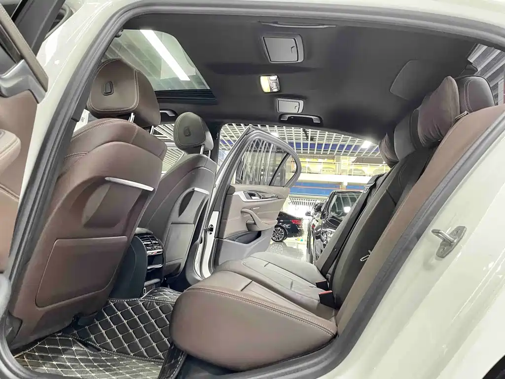 BMW 5 Series 2020 — фото 15