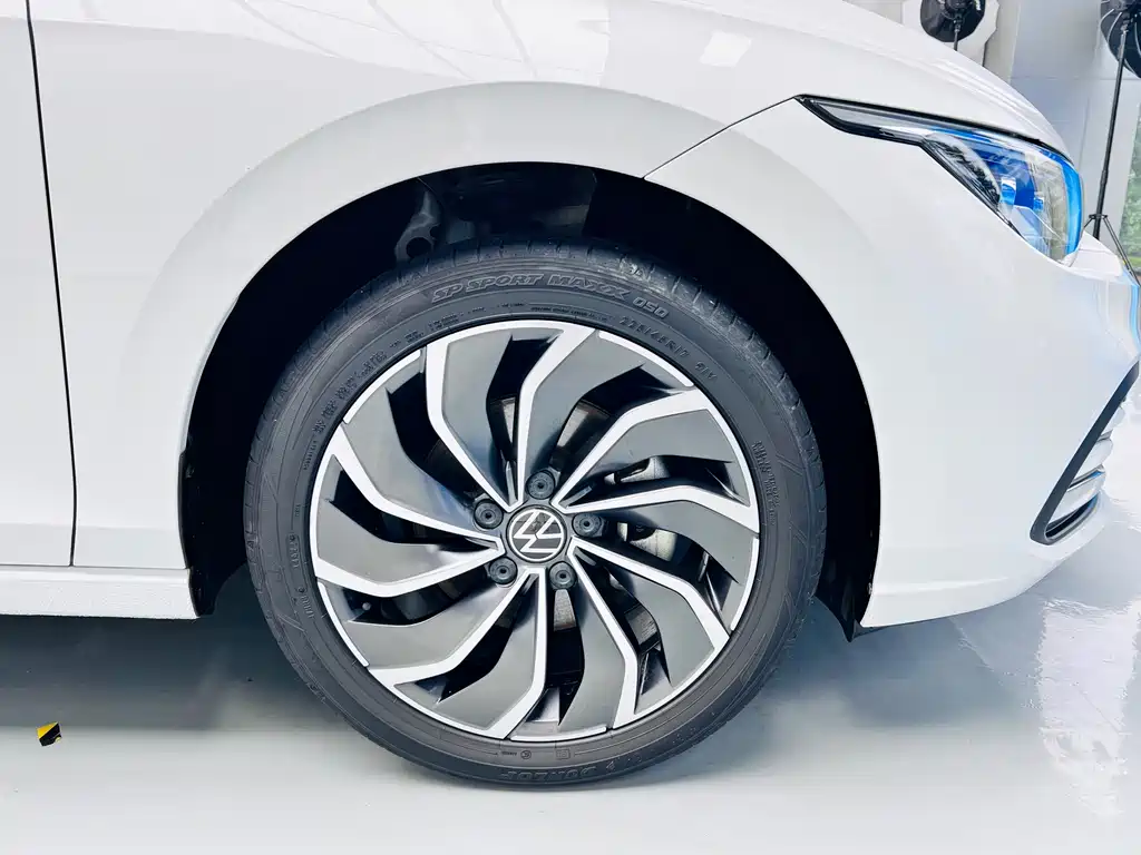 Volkswagen Golf 2023