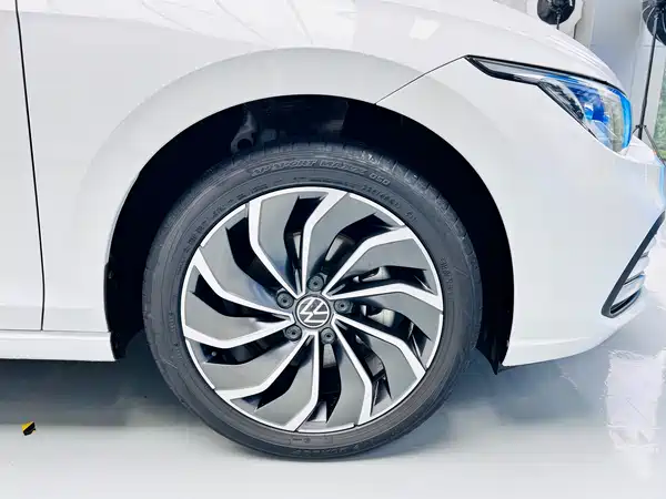Volkswagen Golf 2023