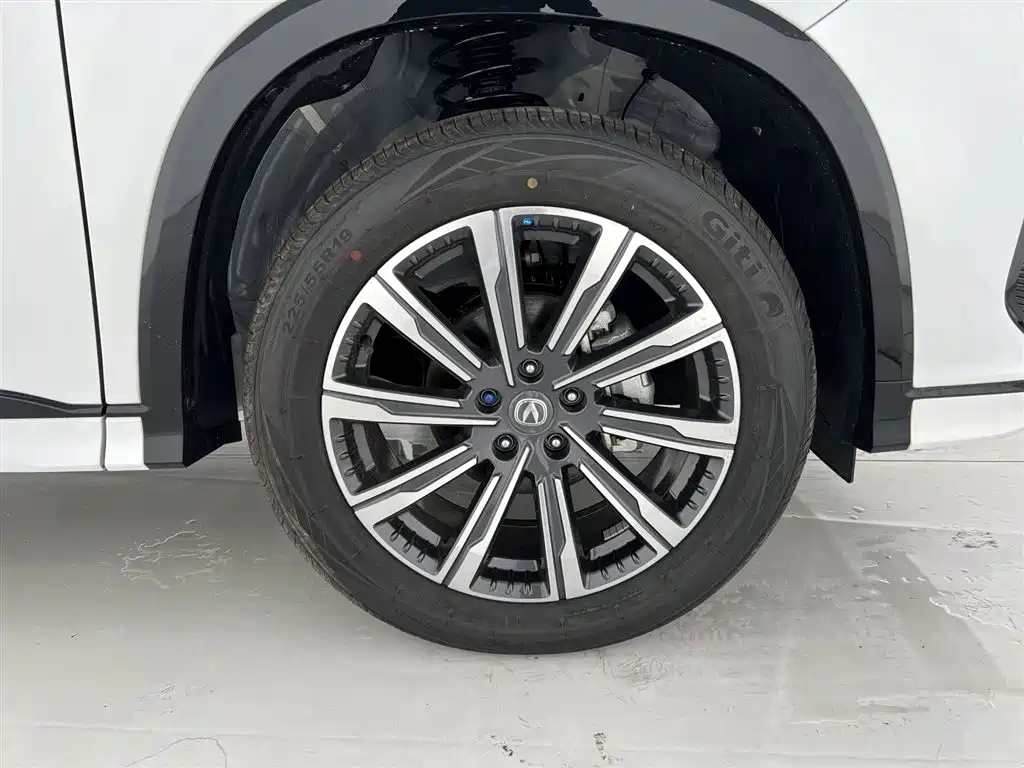 Changan CS75 PLUS — фото 7