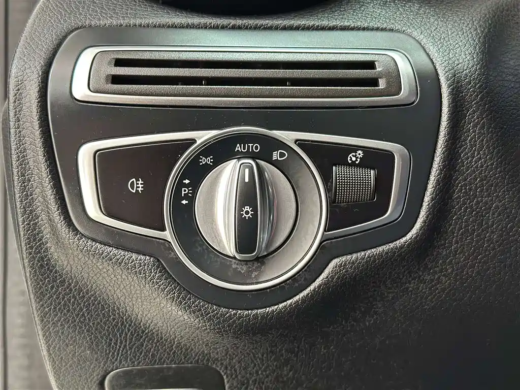 Mercedes-Benz C-Class 2021 — фото 26