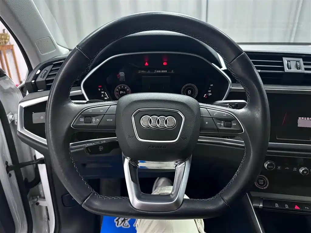 Audi Q3 2022 — фото 13
