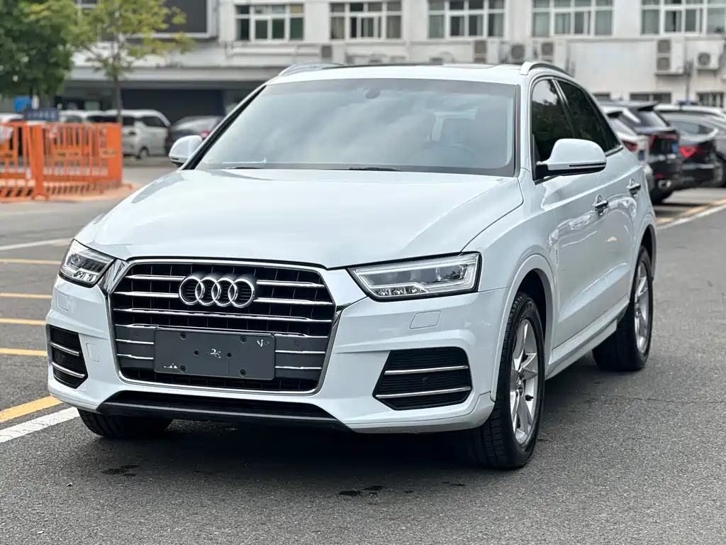 Audi Q3 2019 — фото 1