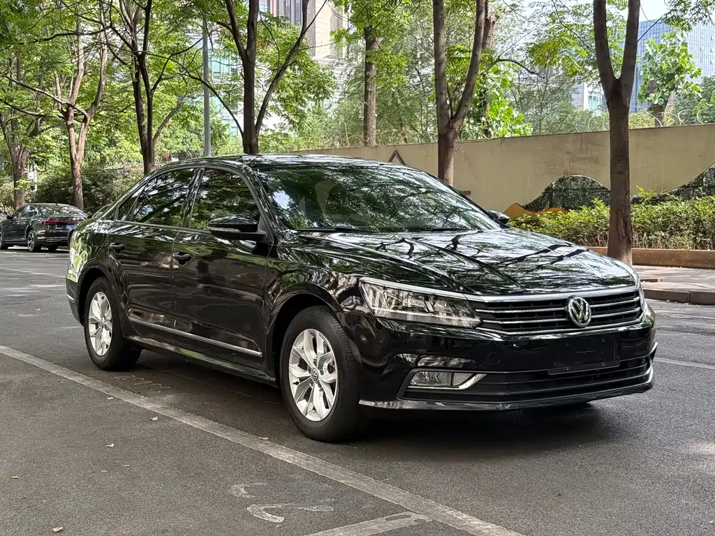 Volkswagen Passat 2018 — фото 3