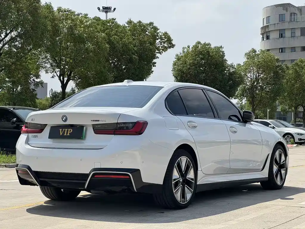 BMW i3 2025