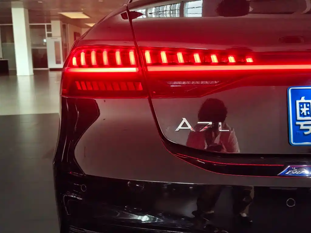 Audi A7L 2025 — фото 7