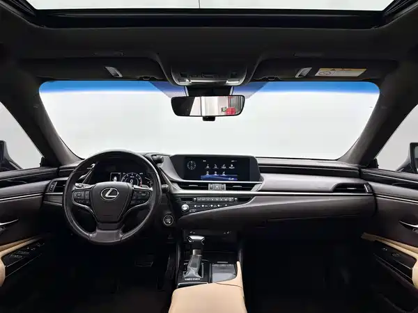 Lexus ES 2021
