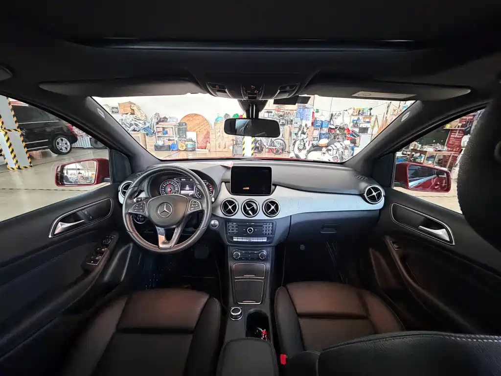 Mercedes-Benz B-Class 2018 — фото 15