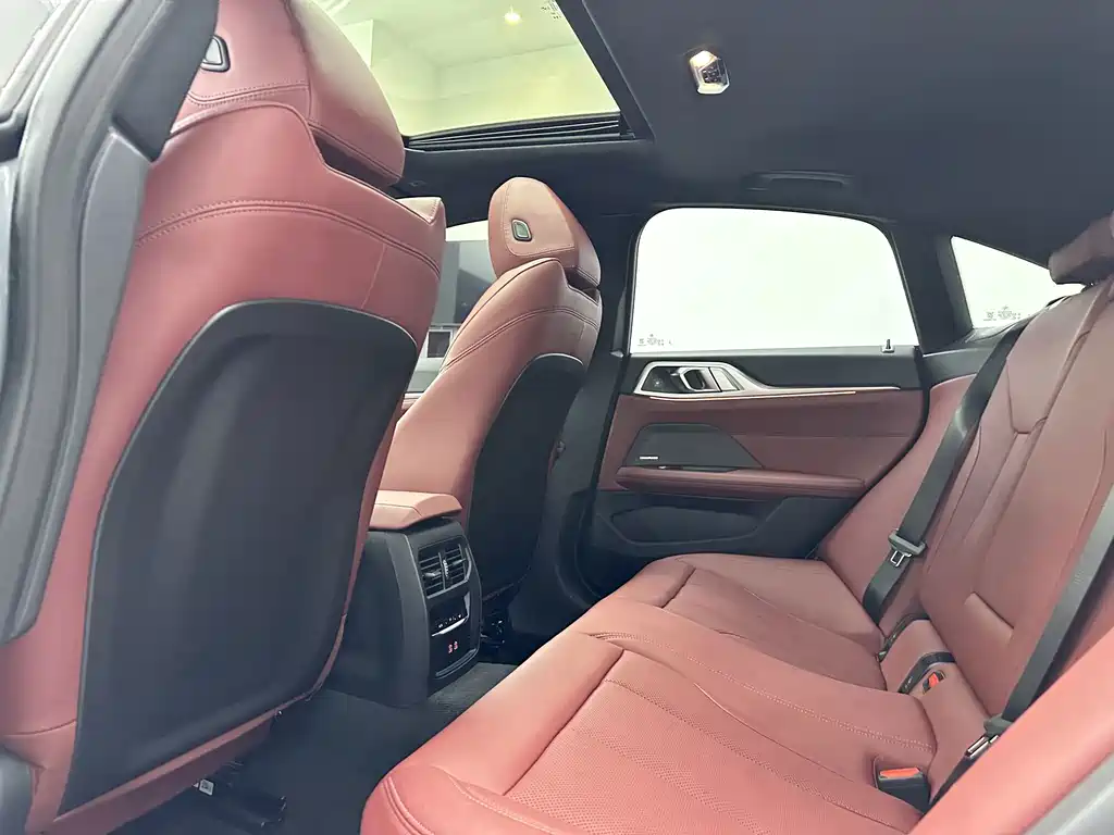 BMW 4 Series 2025 — фото 13