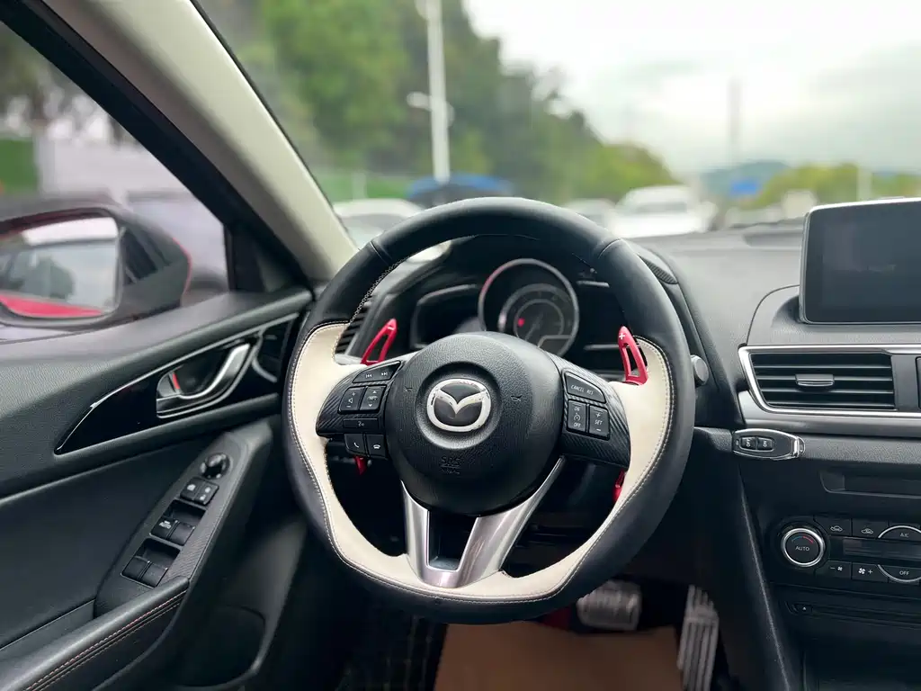 Mazda 3 Axela 2016 — фото 8