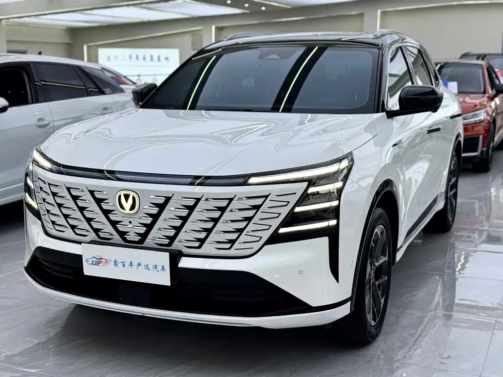 Changan CS75 PLUS 2025 — фото 1