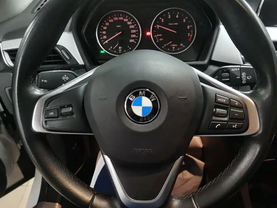 BMW X1 2016 — фото 15