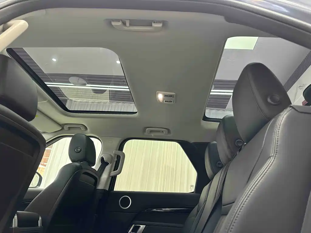 Land Rover Discovery 2019 — фото 10