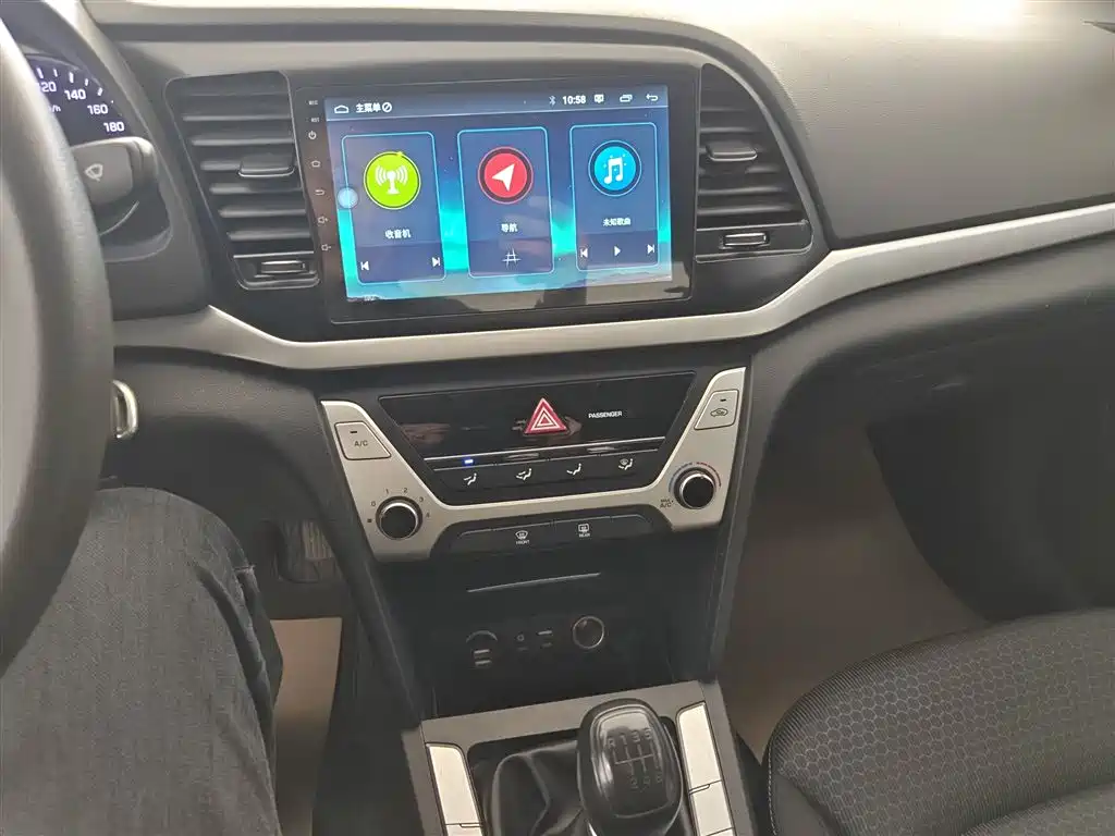 Hyundai Elantra 2018 — фото 13