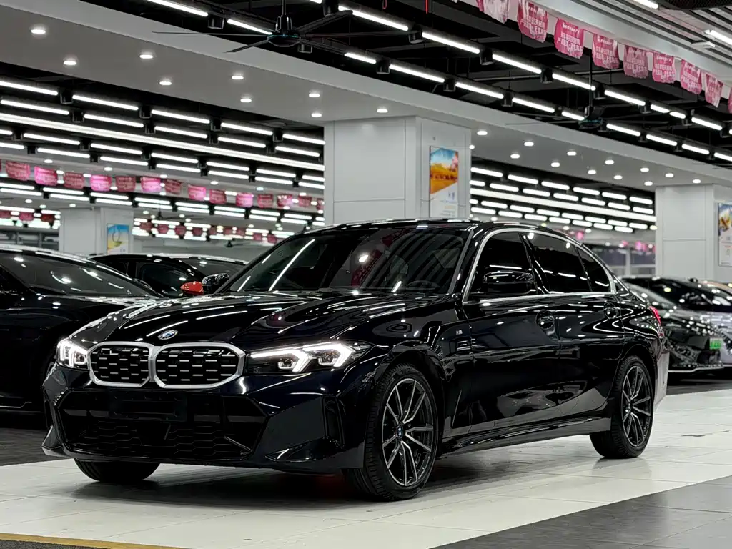 BMW 3 Series 2025 — фото 1