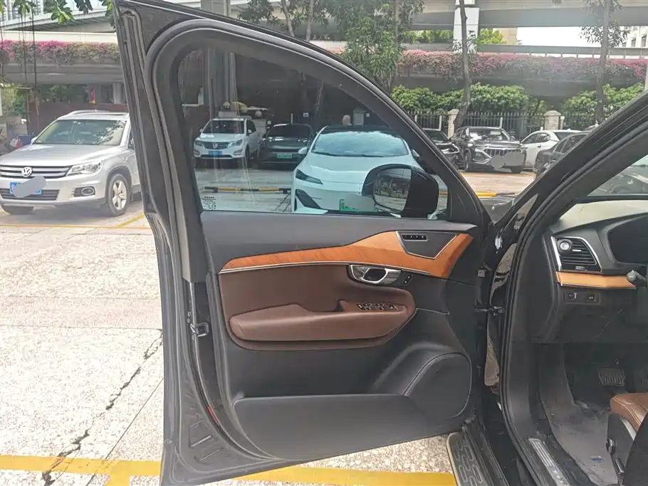 Volvo XC90 2020