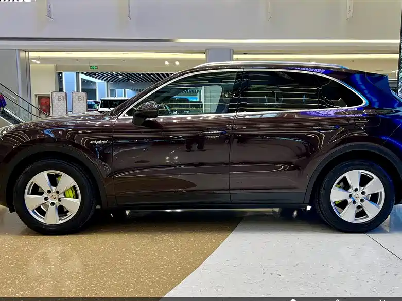 Porsche Cayenne Hybrid 2020 — фото 21
