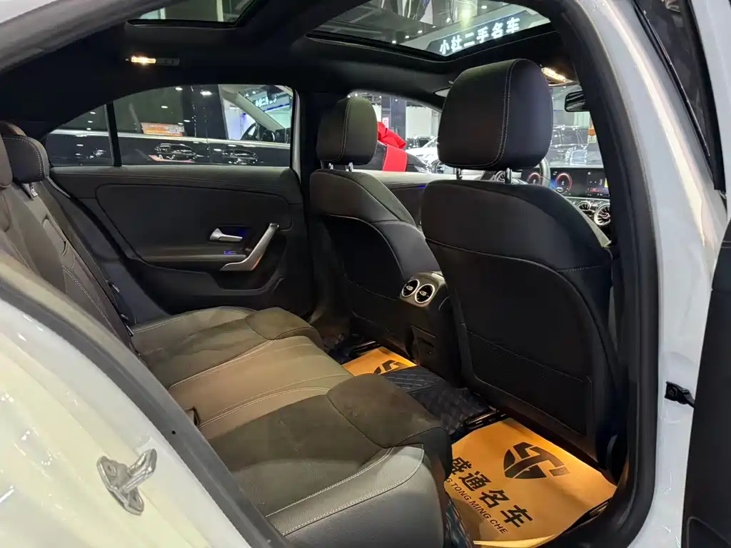 Mercedes-Benz A-Class 2023 — фото 14