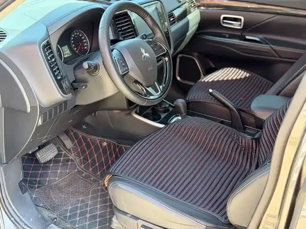 Mitsubishi Outlander 2018