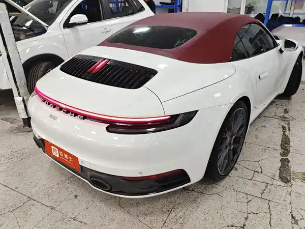 Porsche 911 2023