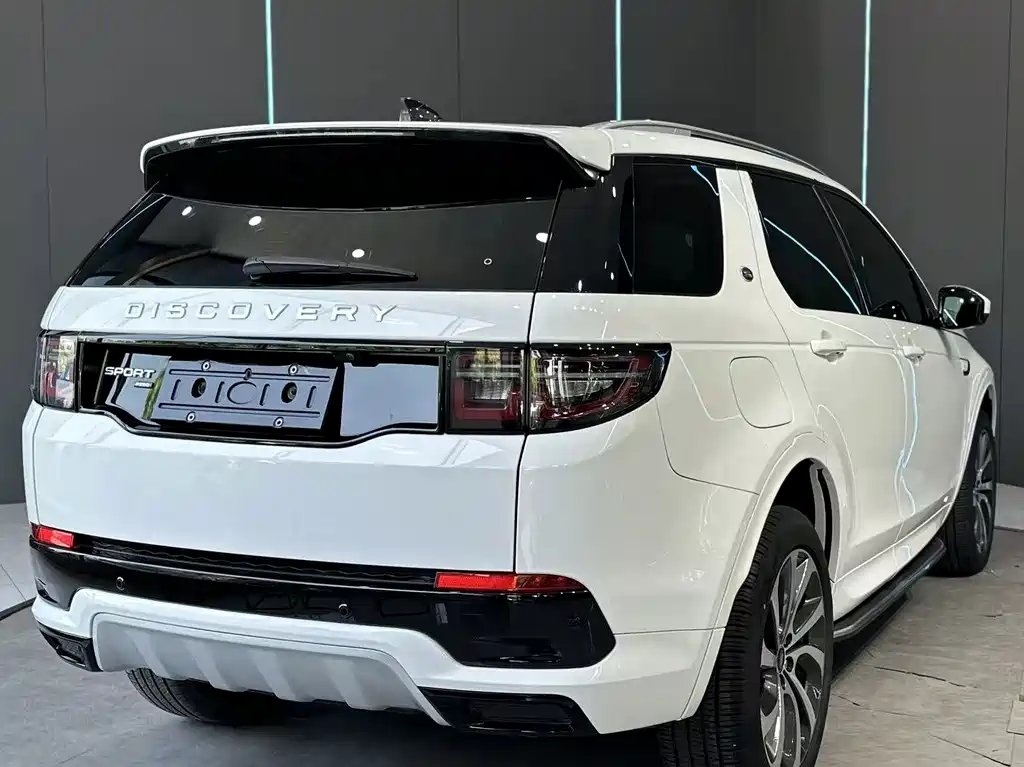 Land Rover Discovery Sport 2023 — фото 6