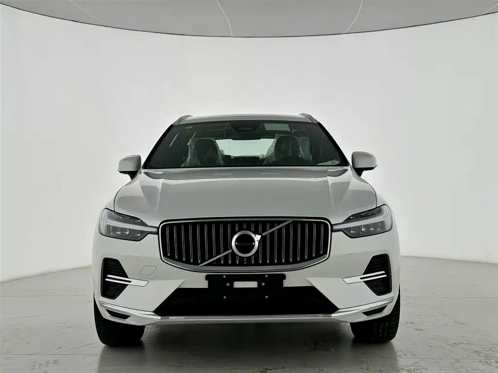 Volvo XC60 — фото 2