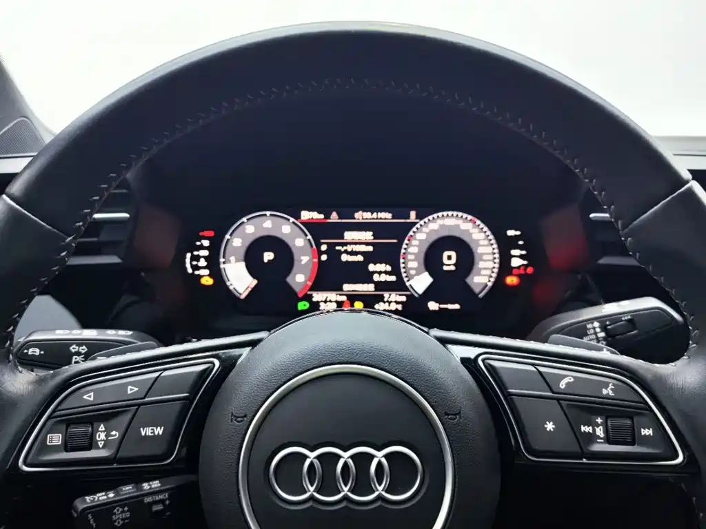 Audi A3 2023 — фото 10