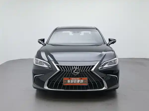 Lexus ES 2022