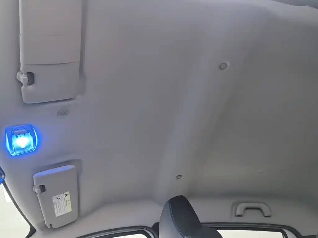 Renault Eno 2019 — фото 14