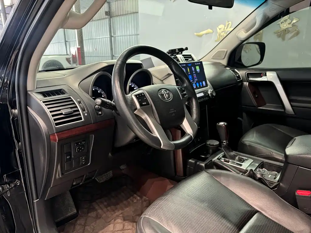 Toyota Prado 2015 — фото 12